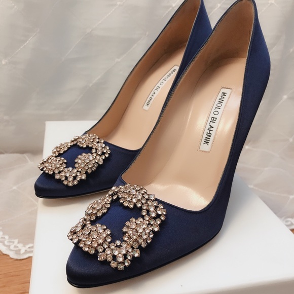 manolo blahnik hangisi navy blue